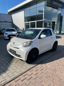 Toyota iQ