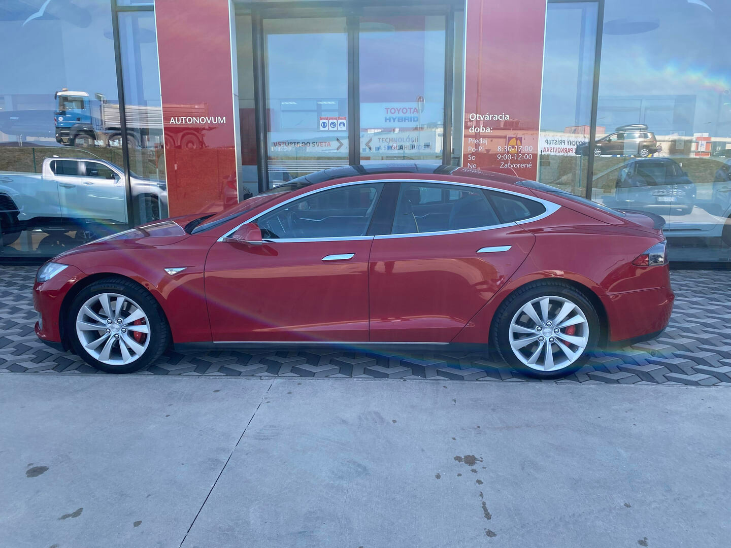 Tesla Model S